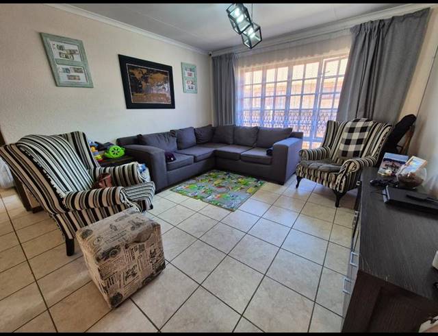 3 BEDROOM HOUSE FOR SALE IN NEW REDRUTH